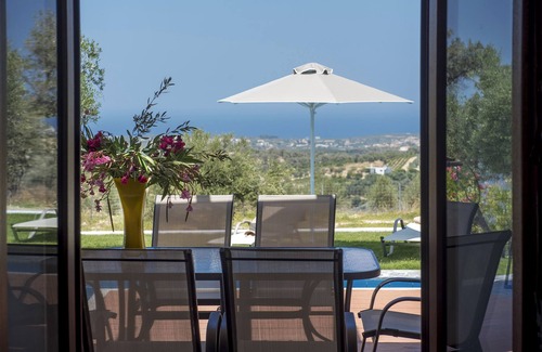 Kirianna Villa | Very spacious, beautiful detached bungalow with spectacular views