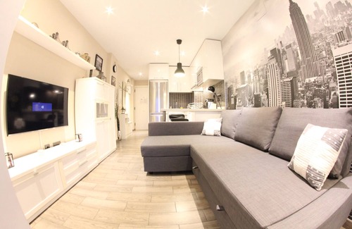 Carihuela Apartment | VERY SUNNY STUDIO WITH POOL, GARDENS, TERRACE AND WIFI.