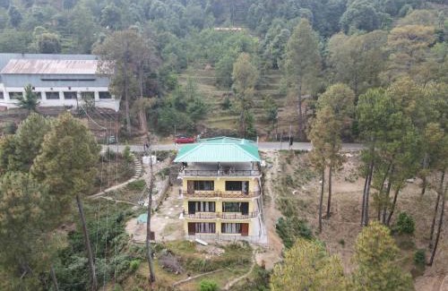 Kausani Hotel | Veshnavi Paradise By StayApart