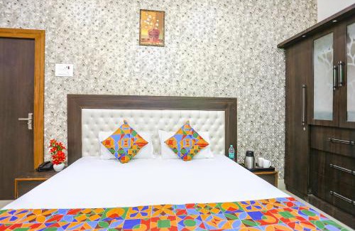 Sigra Hotel | Via Aditya Guest House - Dasaswamedh Ghat