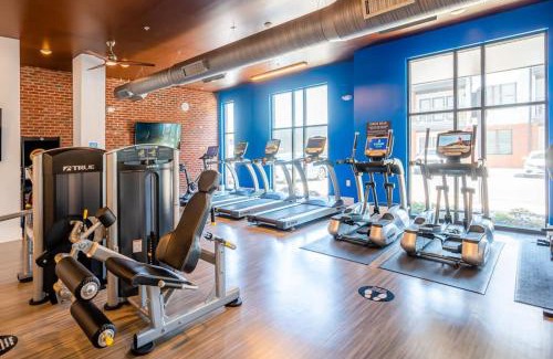 Plaza Midwood Apartment | Viagem Welcoming 1BR with Pool and Gym