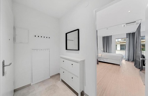 Althangrund Apartment | VibeStudio 302 - Central - AC - Licensed - Parking Nearby