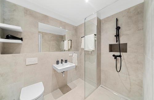 Althangrund Apartment | VibeStudio 303 - Central - AC - Licensed - Parking Nearby