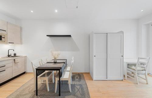 Althangrund Apartment | VibeStudio 304 - Central - AC - Licensed - Parking Nearby