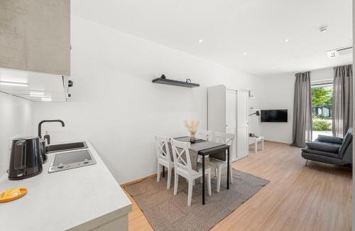 Althangrund Apartment | VibeStudio 402 - Central - AC - Licensed - Parking Nearby