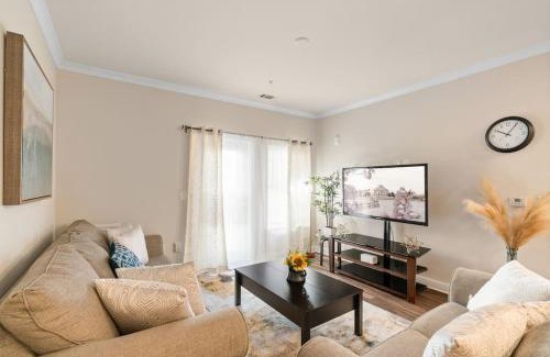 Triangle Apartment | Vibrant 2beds /2baths Casa