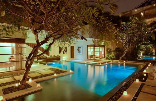 Laksmana Villa | Vibrant 6BR Luxurious Villa, Seminyak! 7Min Walk To The Beach! W/Swim Pool!