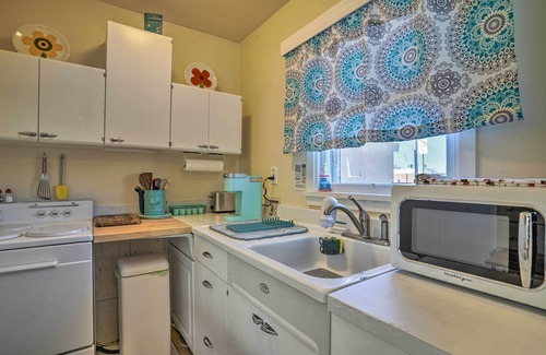 Prescott Cottage | Vibrant Prescott Cottage w/Private Backyard!