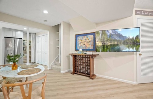 Ashburn Apartment | Vibrant+Private Apartment Suite, Heart of Leesburg