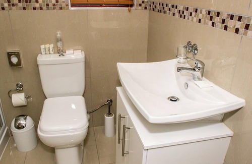 Victoria Bay House | Victoria Heights B and B