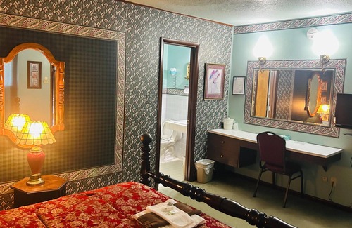 Superior Hotel | Victorian Inn by Capital O Superior NE