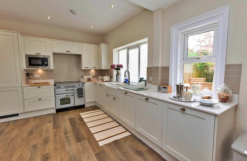 Exmouth House | Victorian-style villa near Exmouth, No Deposit