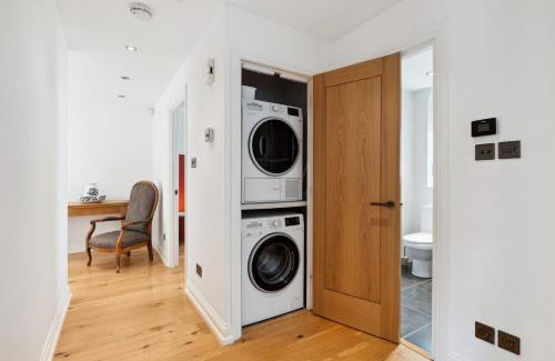 Hove Apartment | Victorian Villa Apartment - Hosted by StaySejour - Free parking