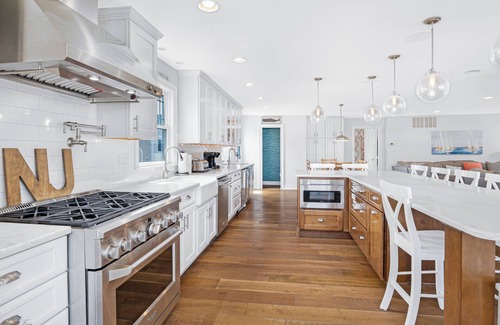 Avalon House | Victory Sunrise - 7 bedroom - Sleeps 20 - Elevator - Pool - Jacuzzi - Avalon, NJ