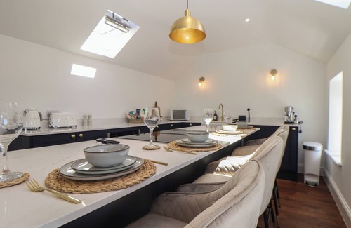 Pendeen Cottage | VICTORY VIEW, pet friendly, with hot tub in Pendeen