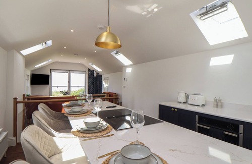 Pendeen Cottage | VICTORY VIEW, pet friendly, with hot tub in Pendeen