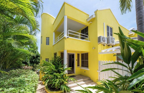 Lascelles Villa | Vida Mejor West Pool (Private Pool)