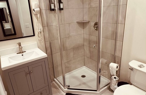 Downtown Los Angeles Cottage | View Echo Park from 3bed 3bath house