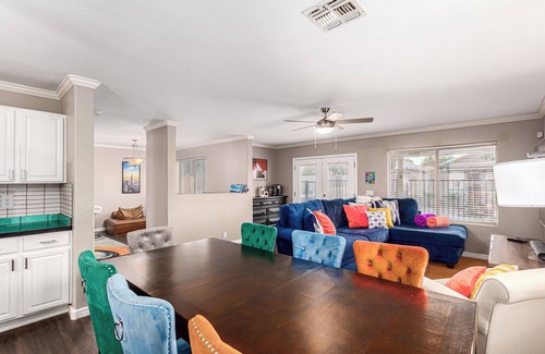 Peoria House | View Fireworks, Restaurants, Stadiums, Heated Pool