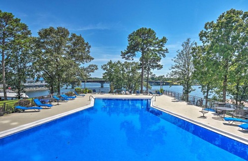 Mid America Apartment | Views and Pool Access Quaint Condo in Hot Springs!