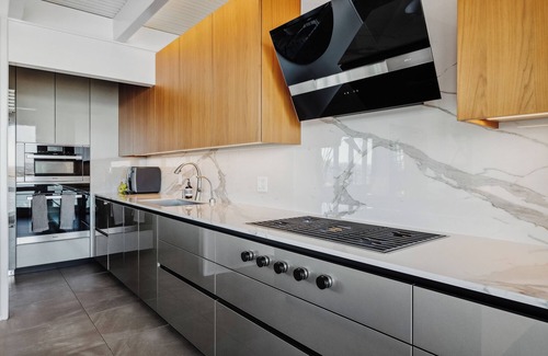 Sausalito House | Views from literally every room! 3 bedrooms in Sausalito; Walkable to downtown.