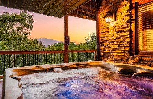 Pittman Center Cabin | Views | Theater | OctDeals | GameRm | HotTub