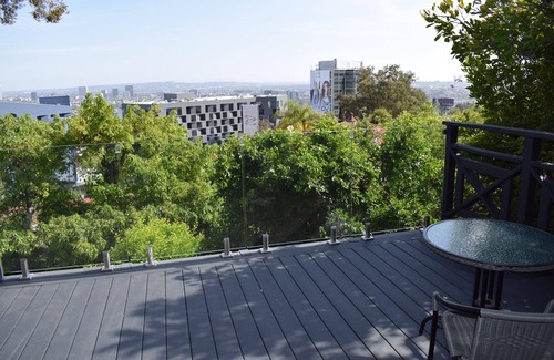 Hollywood Hills West House | Views! Walk To Sunset Blvd And West Hollywood! 2Bd House In Hollywood Hills.