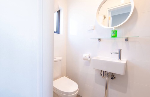 Jindabyne Hotel | Vikas