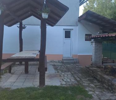Vojvodina House | Vikendica Bagremov hlad Apatin