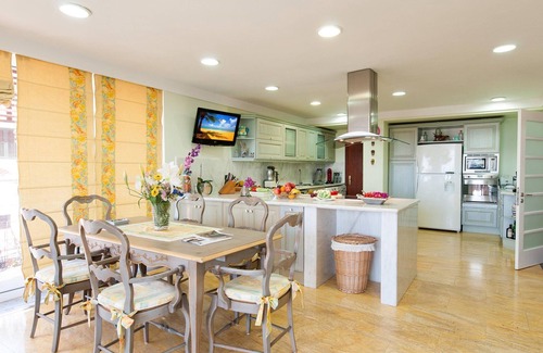 Sonnenland Villa | Villa Sonnenland Grande | Private Outdoor Pool | BBQ Facilities | Shaded.