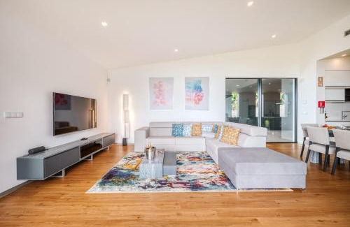 Arco da Calheta Villa | Vila Aguarelas with pool by Stay Madeira Island