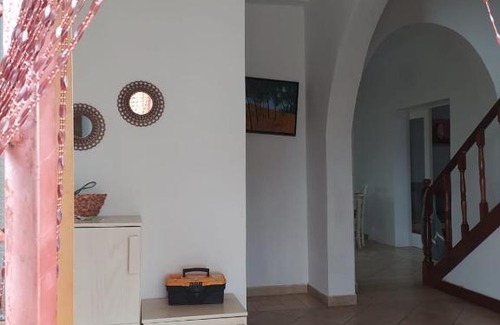 Tragjas House | Vila Kuqe