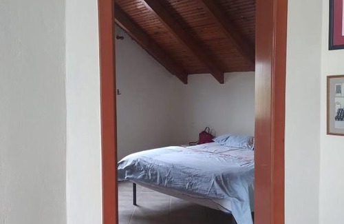 Tragjas House | Vila Kuqe