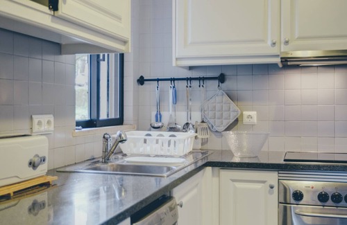 Alporchinhos Apartment | Vila Mourisca - Three Bedroom Apartment, Sleeps 10