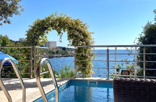 Utjeha Villa | Vila Nadja SEAFRONT