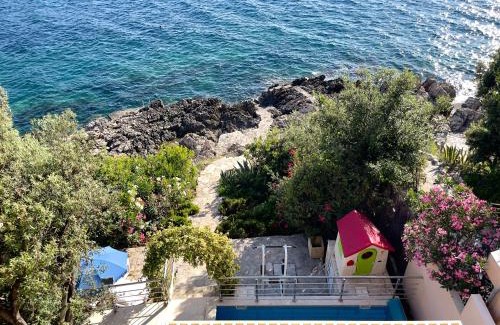 Utjeha Villa | Vila Nadja SEAFRONT