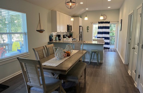 Vilano Beach House | Vilano Beach-Healing Sol-4 Kayaks-Fire Pit-Tandem Bicycle-Steps to Intracoastal!