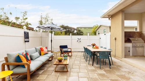 Vilano Beach House | Vilano Villa Near Beach w Saltwater Pool Spa Game Room Built-In Grill