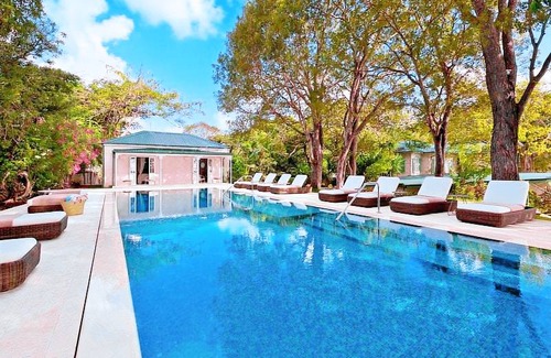 Merlin Bay Villa | Villa ∙ 10 bedrooms ∙ 20 guests