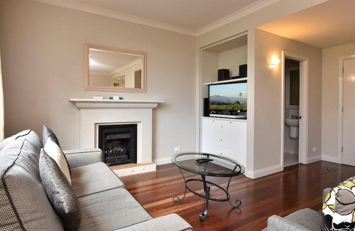 Pokolbin Villa | Villa 2br Nebbiolo Resort Condo located within Cypress Lakes Resort nothing is more central