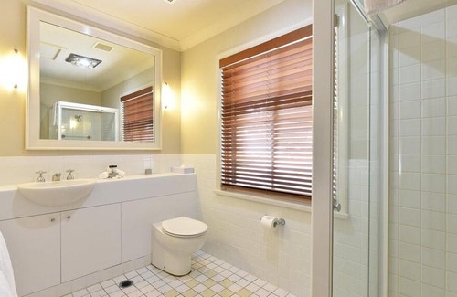 Pokolbin Villa | Villa 2br Nebbiolo Resort Condo located within Cypress Lakes Resort nothing is more central