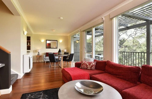 Pokolbin Villa | Villa 2br Pokolbin Villa located within Cypress Lakes Resort