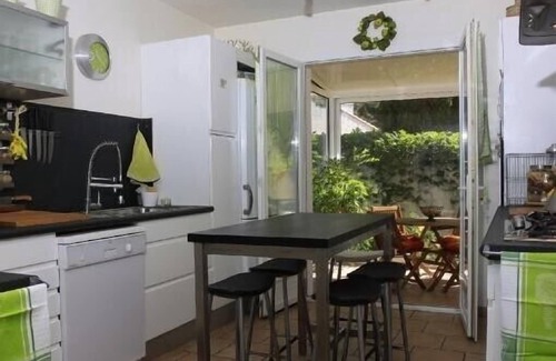 Bouillargues Villa | VILLA 300m2 ON CLOSED AND SPORTED GROUND OF 1750m2 POOL. PROMO OFFER 10%