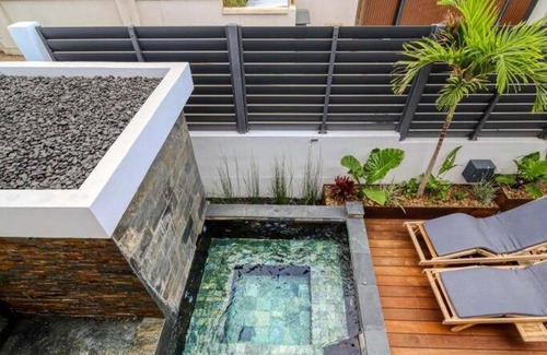 St Gilles-les-Bains Villa | Villa 5 étoiles avec Piscine Chauffée et Jacuzzi SAINT GILLES LES BAINS - Dodoterla