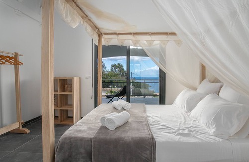 Gros-Morne Villa | Villa 55°AOC magnificent sea and mountain view