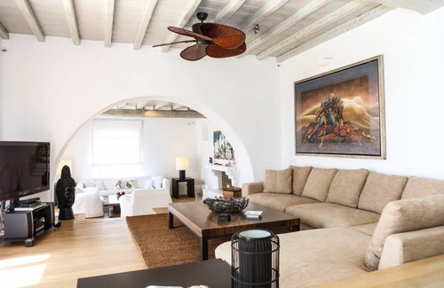 Agios Stefanos Villa | Villa ∙ 7 bedrooms ∙ 14 guests