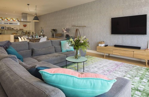 Salcombe Cottage | VILLA 8, ESTURA, family friendly, luxury holiday cottage in Salcombe