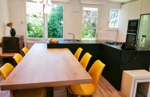 Mauzac Villa | Villa 8 pers. with 2 self-contained units 150 m from the beach & 300m from the center🐶🌳