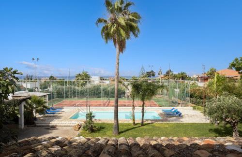 Cinisi Villa | Villa a 300 Mt. dal Mare (Magaggiari) con campo da tennis