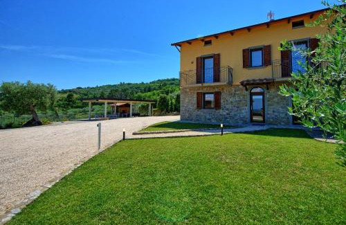 Panicale Villa | Villa Acquaviva with Panoramic, Private Pool and Gym - by PosarelliVillas